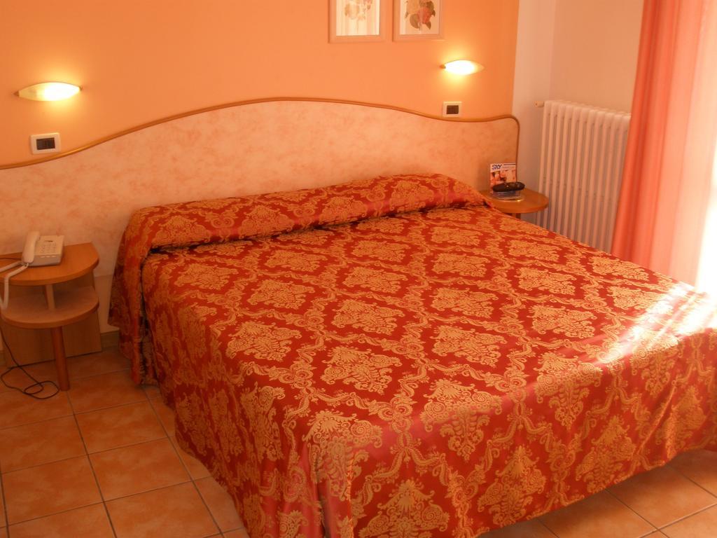 Hotel Magda Novafeltria Ruang foto
